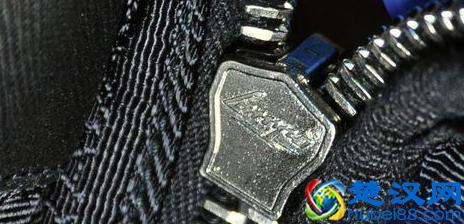 PRADA是什么牌子 普拉达的包怎么保养