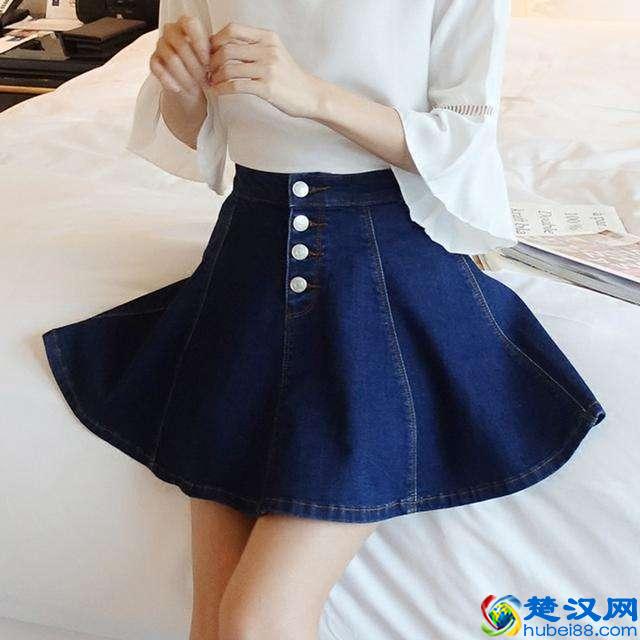 天气越来越热了，开始搭配穿起短裙子吧