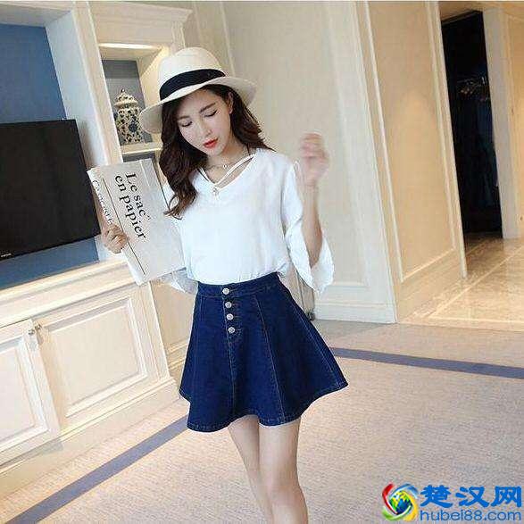 天气越来越热了，开始搭配穿起短裙子吧