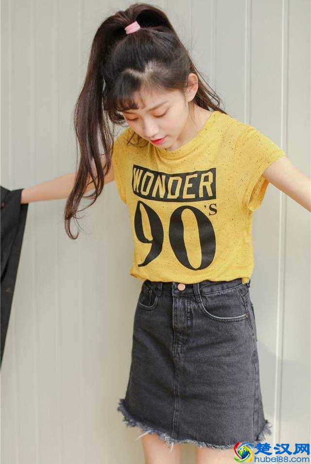 天气越来越热了，开始搭配穿起短裙子吧