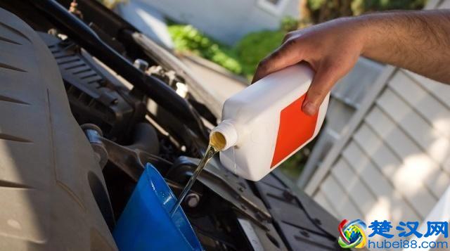 汽车的保养周期到了，但是行驶里程不够，该不该进行保养呢？