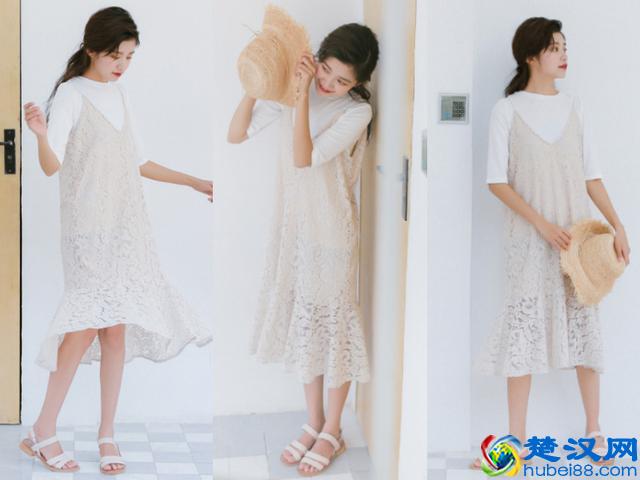 连衣裙+平底凉鞋，这样搭让你今年夏天时髦过人！