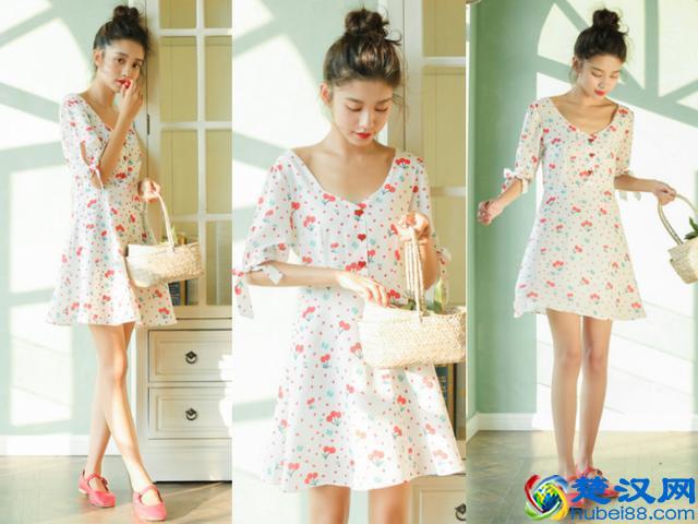 连衣裙+平底凉鞋，这样搭让你今年夏天时髦过人！