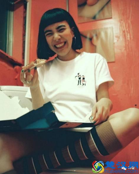 这些百搭时髦，便宜好看的白T恤究竟是啥品牌？