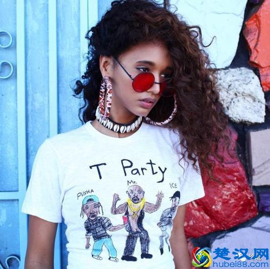 这些百搭时髦，便宜好看的白T恤究竟是啥品牌？