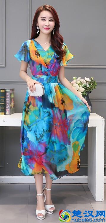 去海边旅游穿什么衣服，2019女生海边旅游穿衣指南沙滩裙