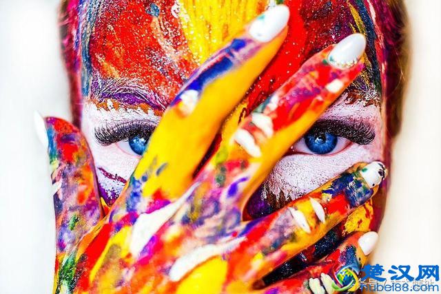 心理学：如果你想深入了解一个人，问他这10个问题就够了