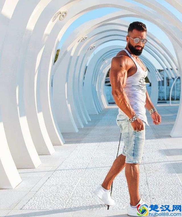 如果每天上班太累，那么下班可以做做这些动作缓解疲惫