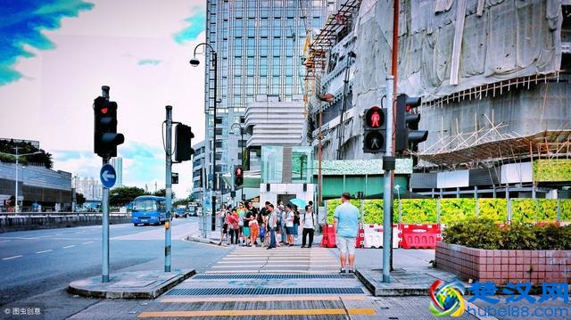 顾客与营业员冲突，商场运营该如何处理？