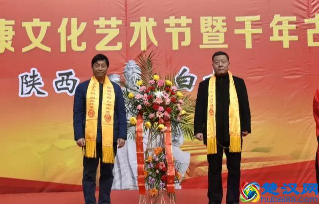 喝白水杜康酒 逛千年古庙会