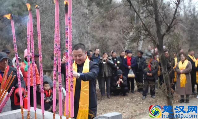 喝白水杜康酒 逛千年古庙会