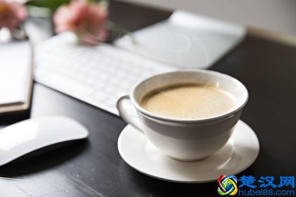 脸上长痘痘能喝咖啡吗 长痘痘不能吃什么食物