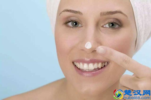 黑头导出液该怎么用呢?