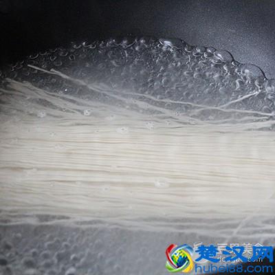 家常阳春面的做法