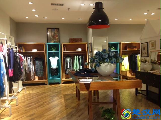 一个好的服装店，绝对不能少一款像样的地板！