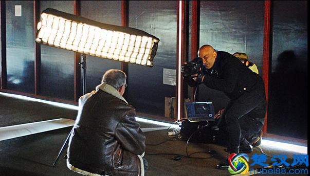 在影棚内专业拍照都需要哪些设备？