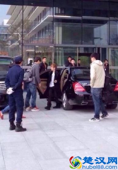 郭敬明真的是“攻”！真实身高147，陈学冬、朱梓骁180