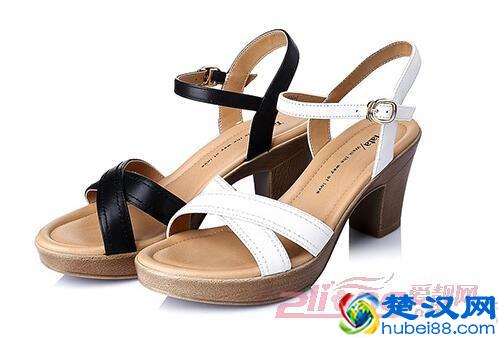 他她夏季专柜粗跟女真皮凉鞋