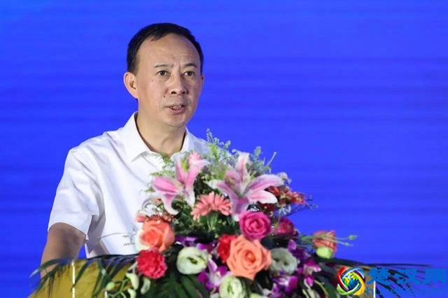 年轻人引领奢侈品消费大潮？他们真的有钱吗