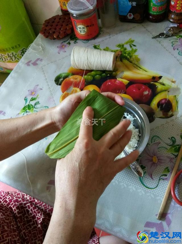 包粽子的步骤分解