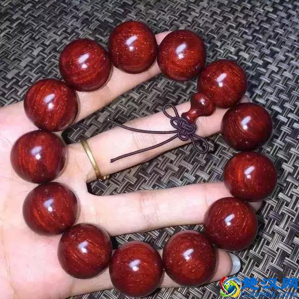 小叶紫檀的盘玩包浆步骤是怎么样的？