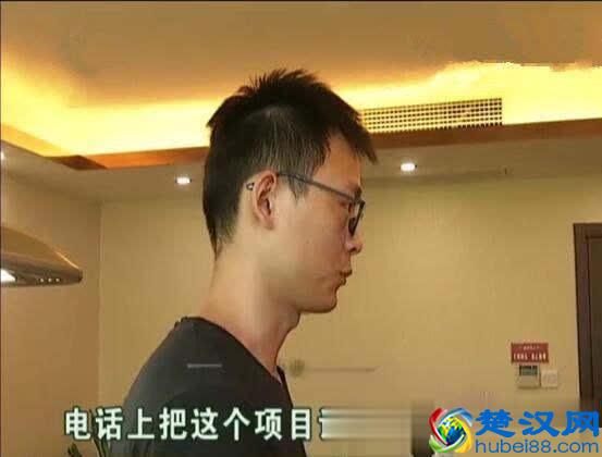 40万买300把共享按摩椅，收入2块钱，男子：说的比唱的好听