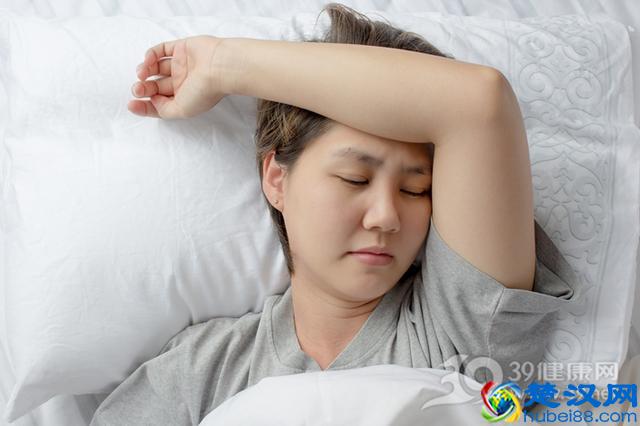 这6个症状是缺钙信号，一出现赶紧补！