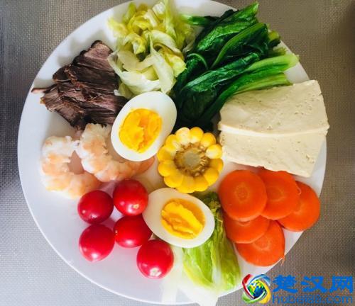 女性喝荷叶茶，可以减肥、降胆固醇、排毒？辟谣：喝多了反而不好