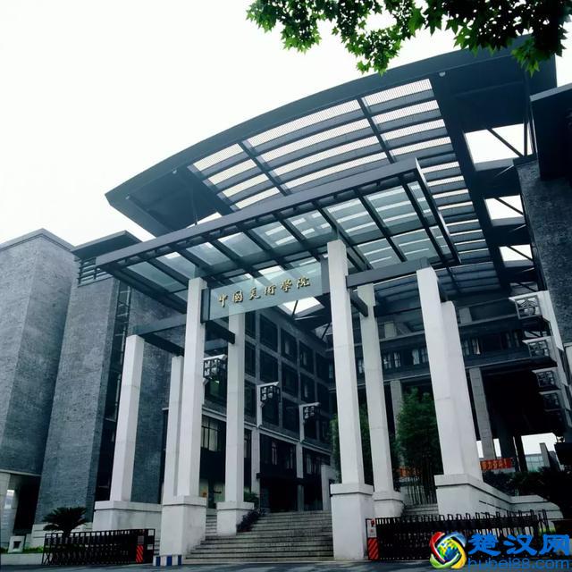 国内比较知名的服装设计院校有哪些？