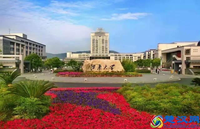 国内比较知名的服装设计院校有哪些？