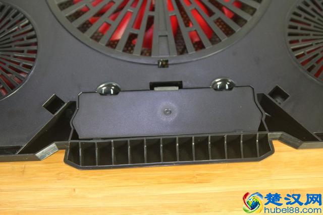 还在担心你的笔记本温度太高吗?快来看看这款散热器