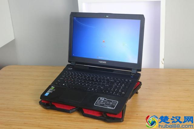 还在担心你的笔记本温度太高吗?快来看看这款散热器