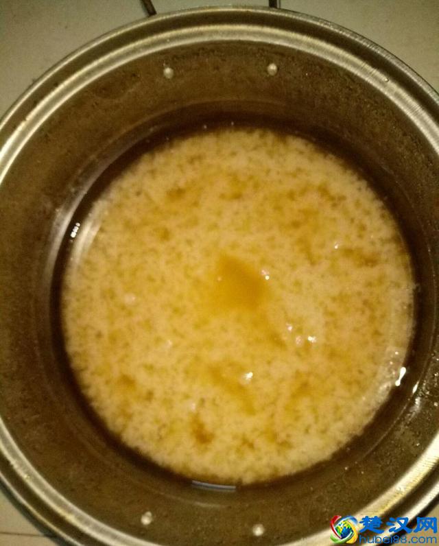 在家制作黄豆豆瓣酱，方法超级简单