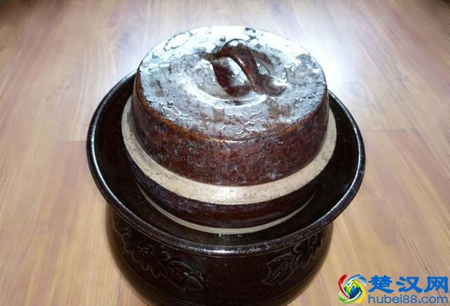 在家制作黄豆豆瓣酱，方法超级简单