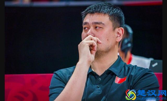 耿直保安大爷！姚明被小区保安拒之门外，耐心交涉获球迷点赞