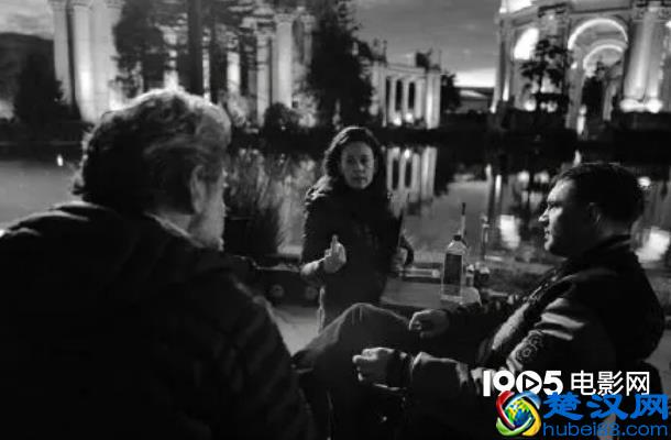 《毒液2》顺利杀青 汤姆·哈迪曝光电影片场照