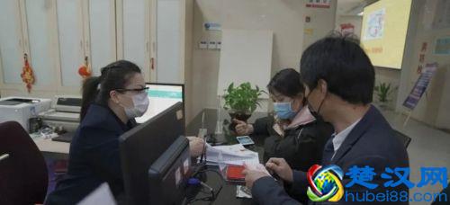 福州城区恢复婚姻登记 想领证得先预约