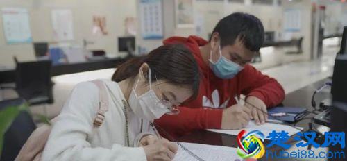 福州城区恢复婚姻登记 想领证得先预约