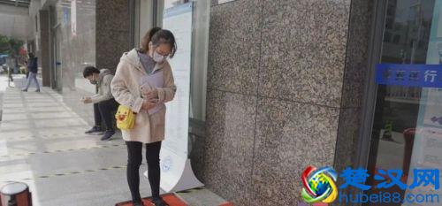 福州城区恢复婚姻登记 想领证得先预约