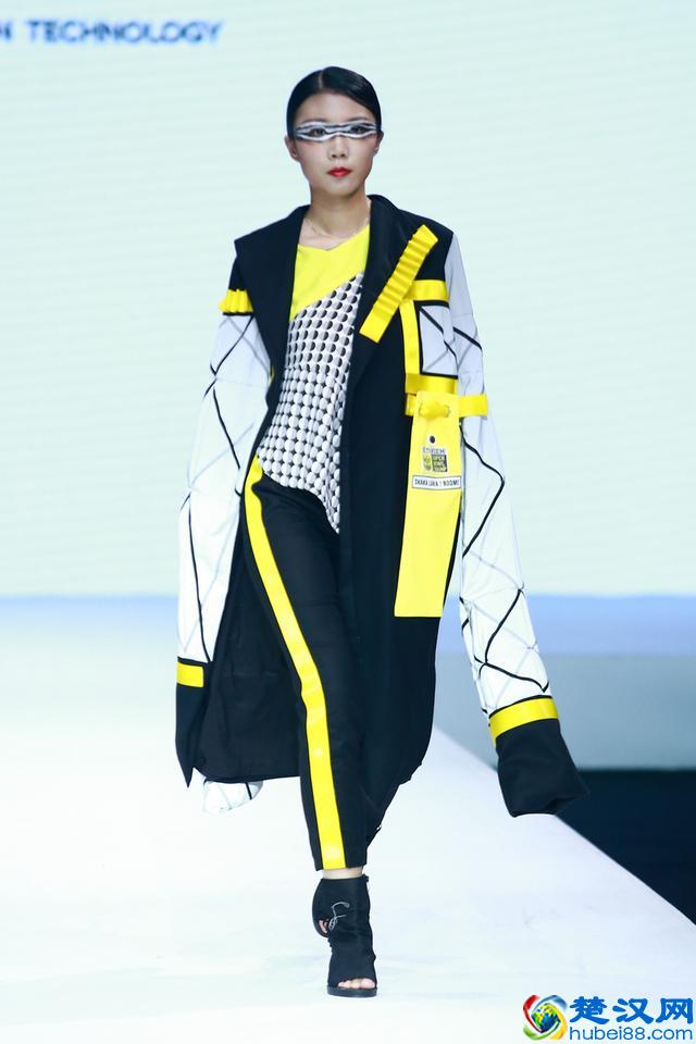 2017上海工程技术大学服装学院毕业生作品发布会