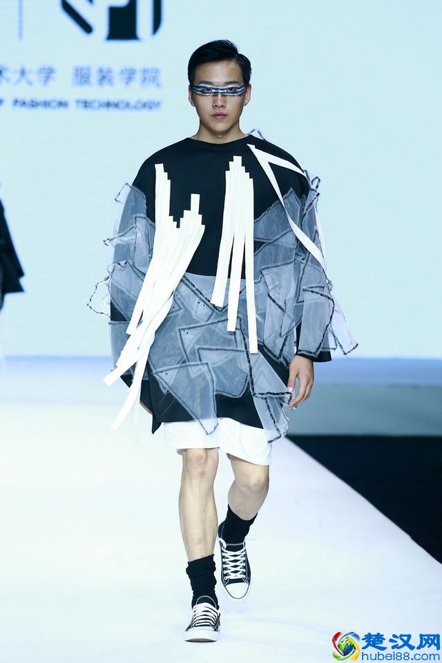 2017上海工程技术大学服装学院毕业生作品发布会