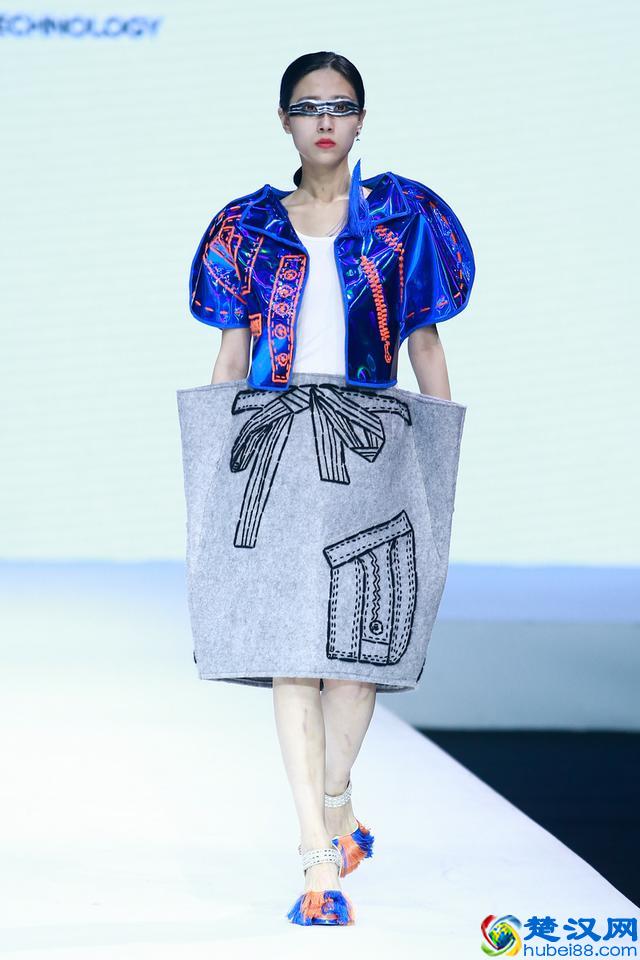 2017上海工程技术大学服装学院毕业生作品发布会