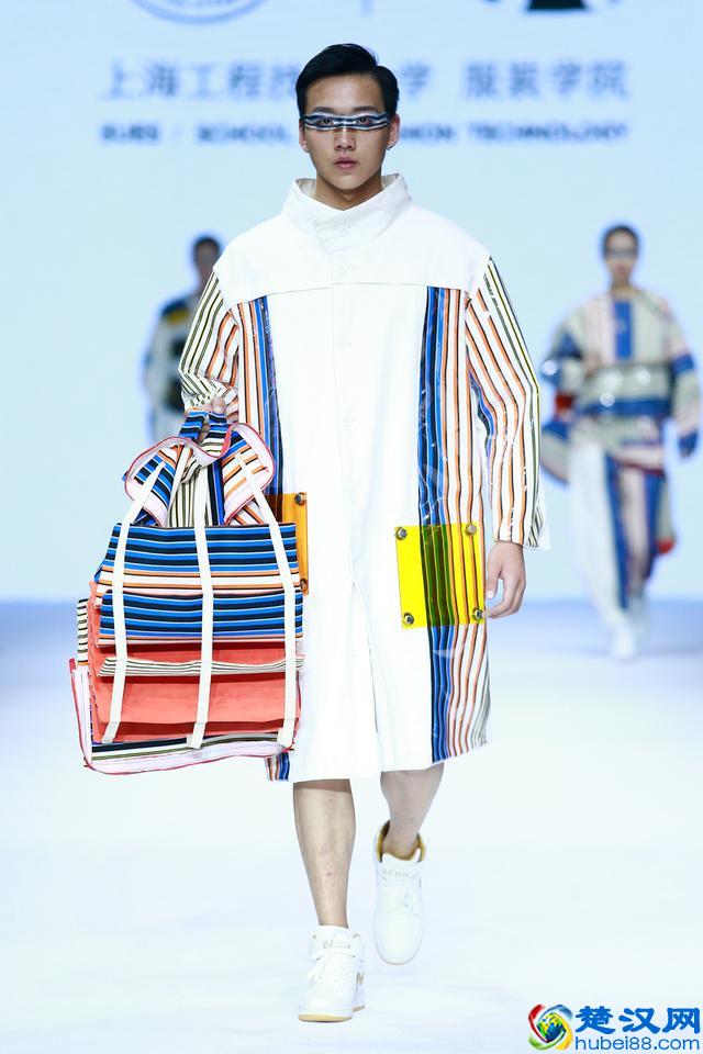 2017上海工程技术大学服装学院毕业生作品发布会
