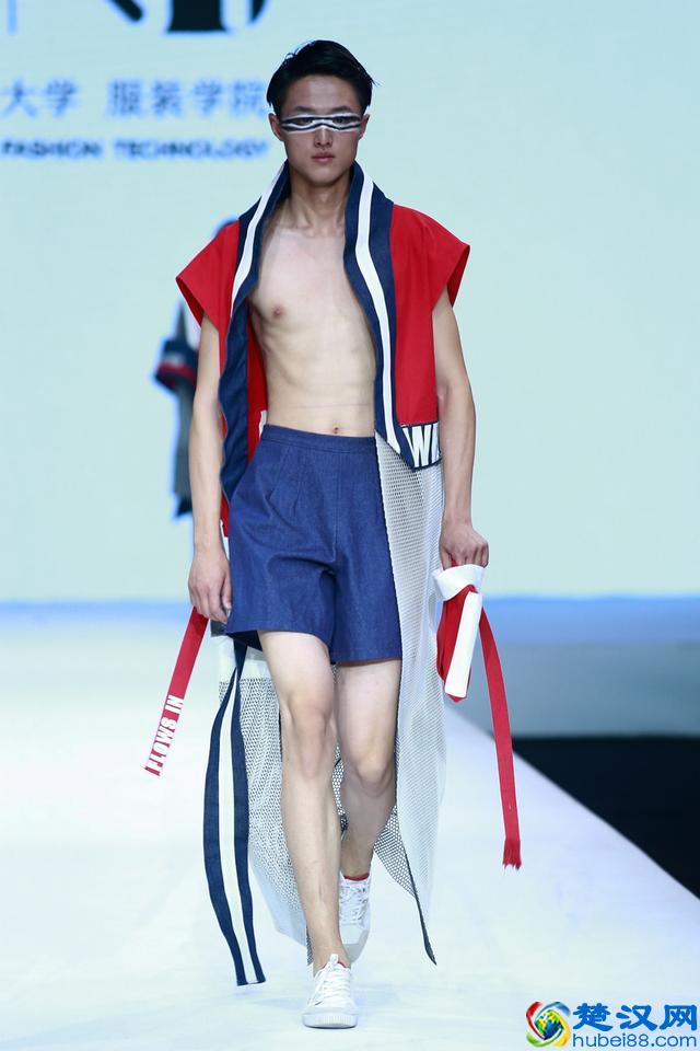 2017上海工程技术大学服装学院毕业生作品发布会