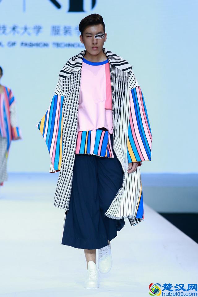 2017上海工程技术大学服装学院毕业生作品发布会
