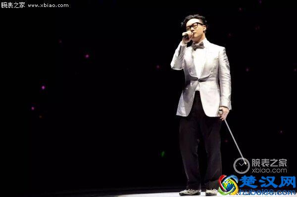 陪你度过漫长岁月的Eason，还教会了你要“分秒必真”