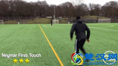 足球技巧：十五个让你惊艳球场的技巧动作，你都会吗？