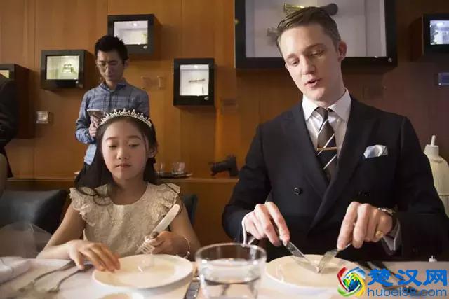 西餐礼仪：教你如何优雅地使用刀叉