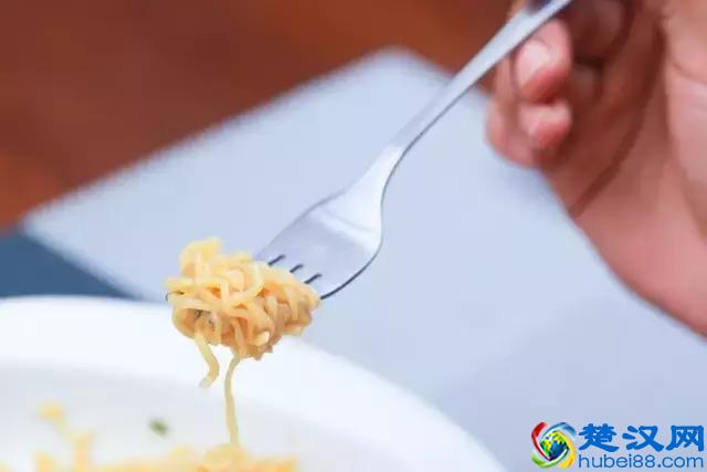 西餐礼仪：教你如何优雅地使用刀叉