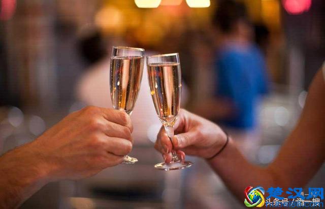 香槟酒是什么酒？如何品尝香槟酒？